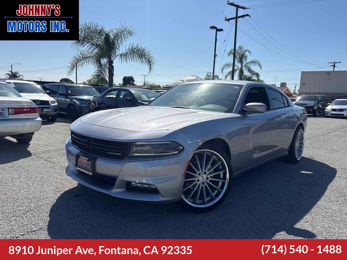Used 2016 Dodge Charger SXT image 1
