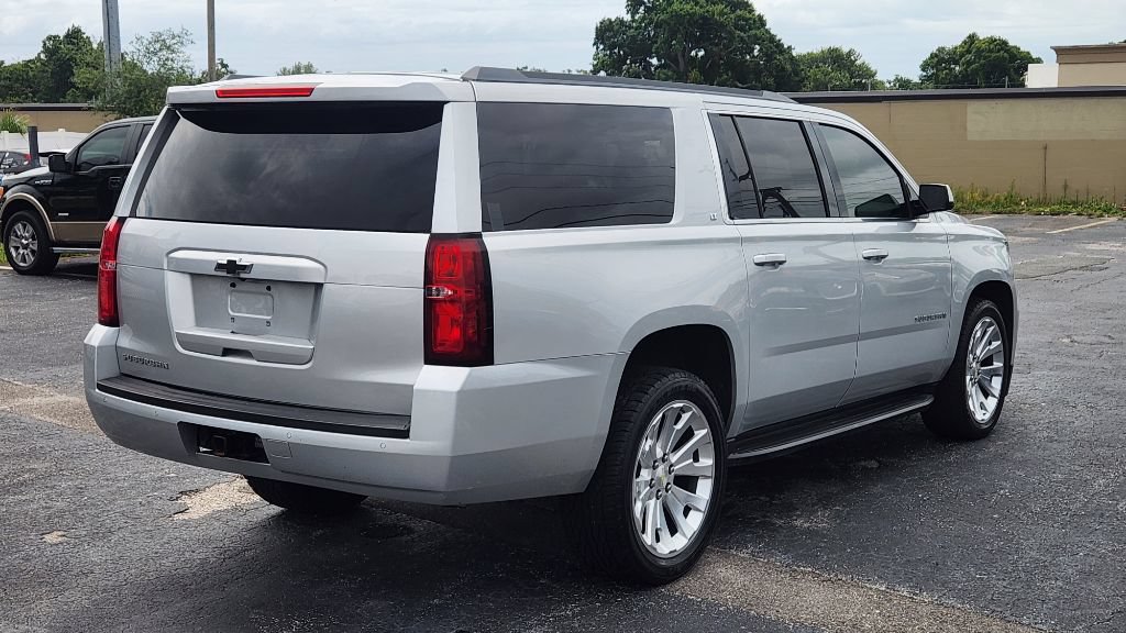 Used 2018 Chevrolet Suburban LT RWD image 6