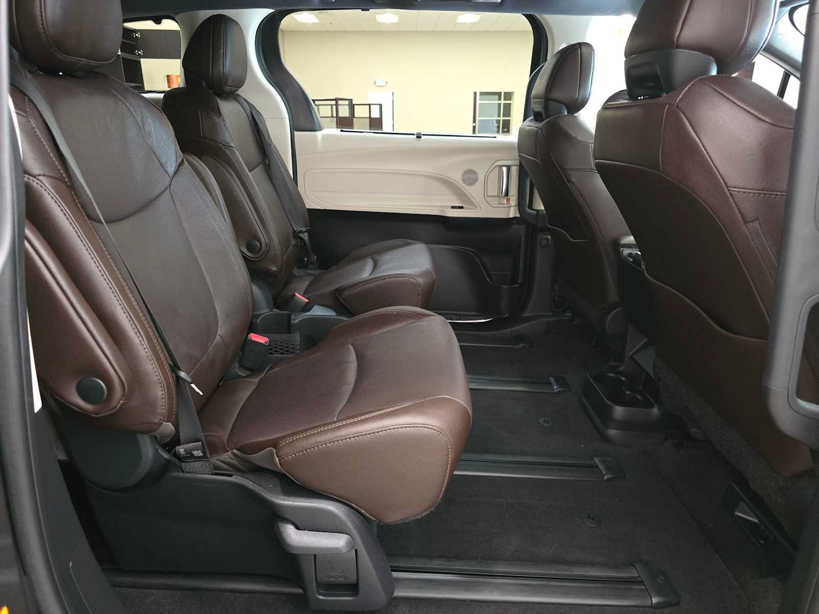 Certified 2024 Toyota Sienna Platinum AWD/4WD image 27