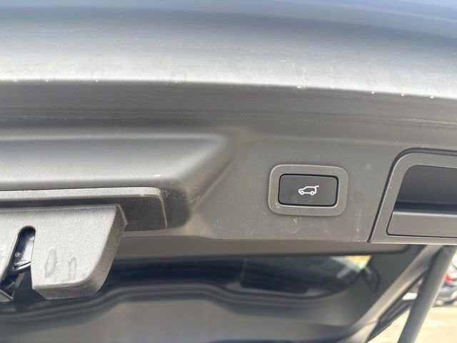 Used 2020 Land Rover Range Rover Velar S AWD/4WD image 18