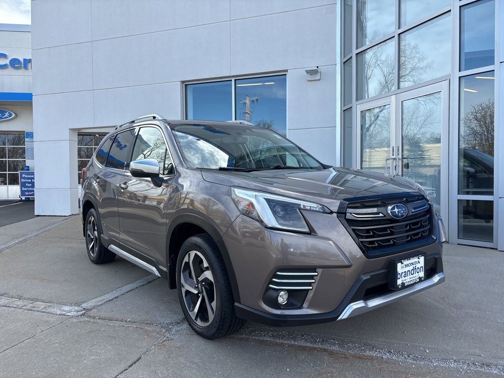 Used 2023 Subaru Forester Touring image 1