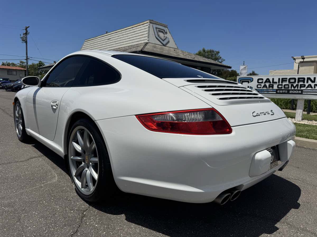 Used 2006 Porsche 911 Carrera S RWD image 4