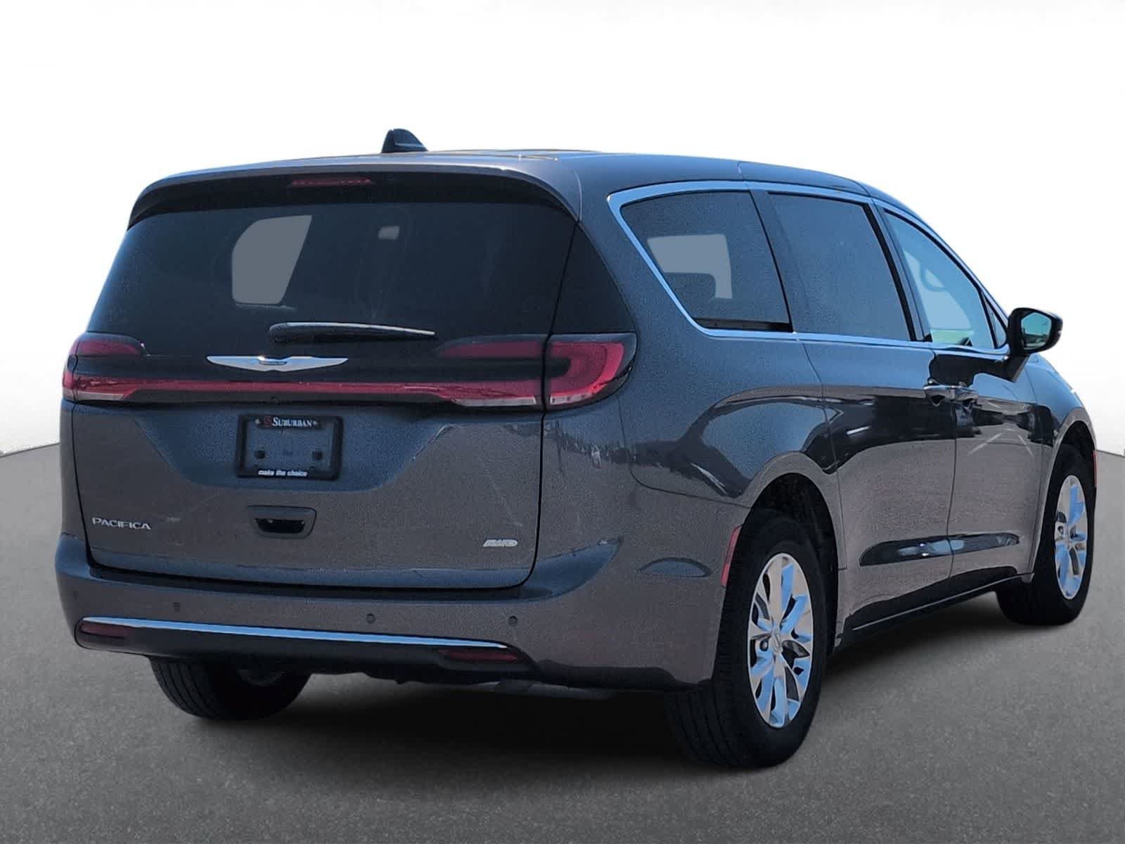 Certified 2023 Chrysler Pacifica Touring-L AWD/4WD image 8