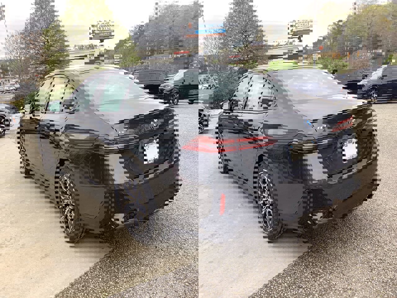 Used 2025 BMW i5 eDrive40i w/ M Sport Package image 6