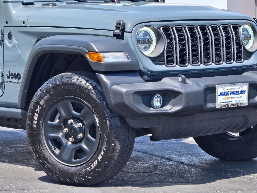 Used 2025 Jeep Wrangler Sport AWD/4WD image 3