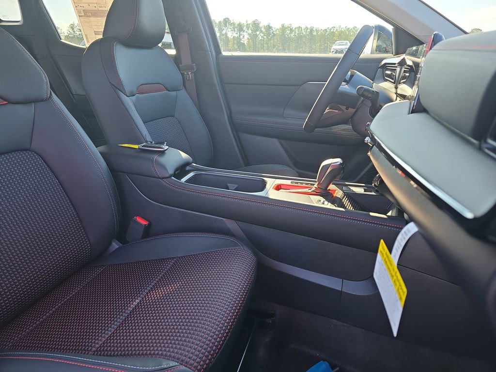 New 2026 Nissan Kicks SR FWD image 14