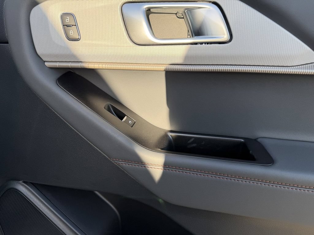 New 2026 Ford Explorer Active w/ Active Comfort Package RWD image 9
