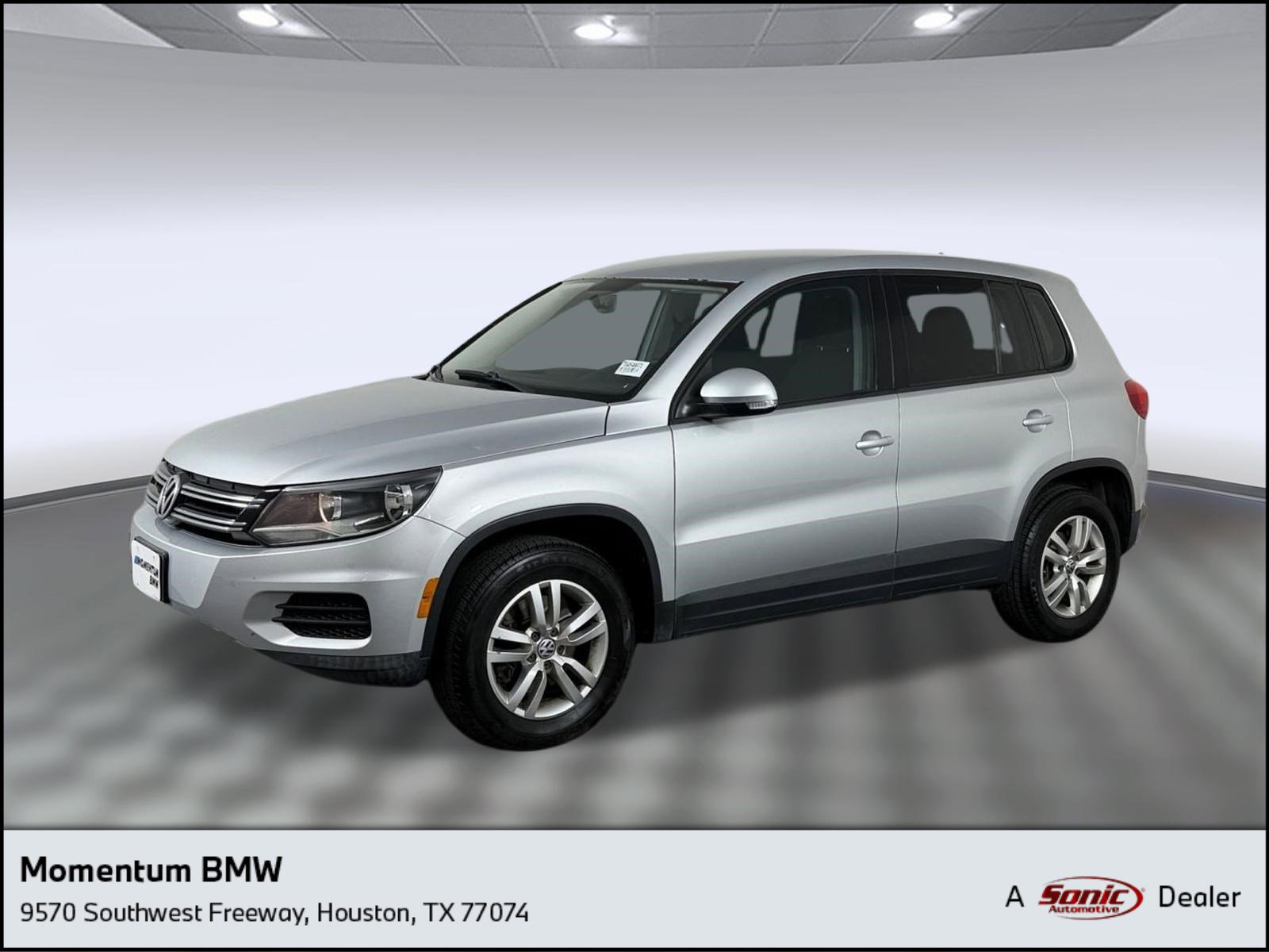 Used 2014 Volkswagen Tiguan S image 1