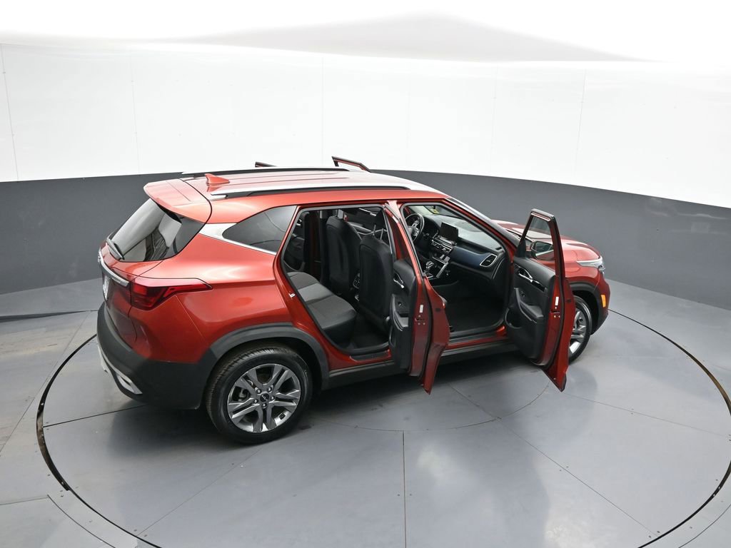 Certified 2022 Kia Seltos S image 44