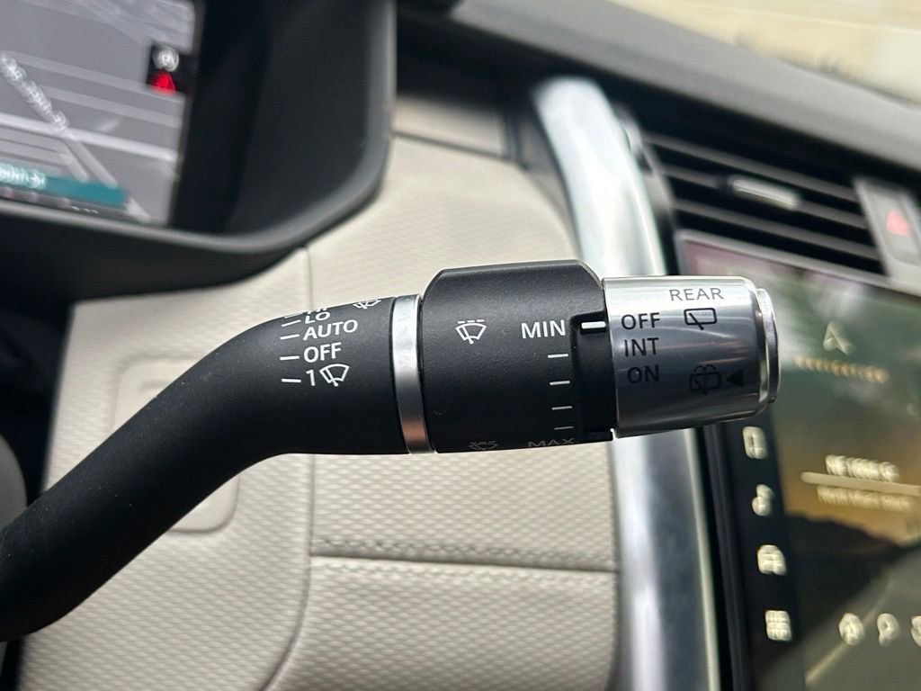 Used 2021 Land Rover Discovery S R-Dynamic image 52