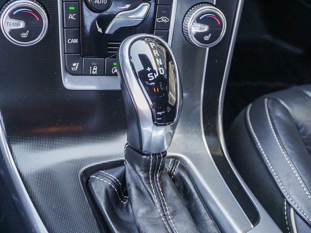 Used 2016 Volvo S60 T6 R-Design Platinum image 23