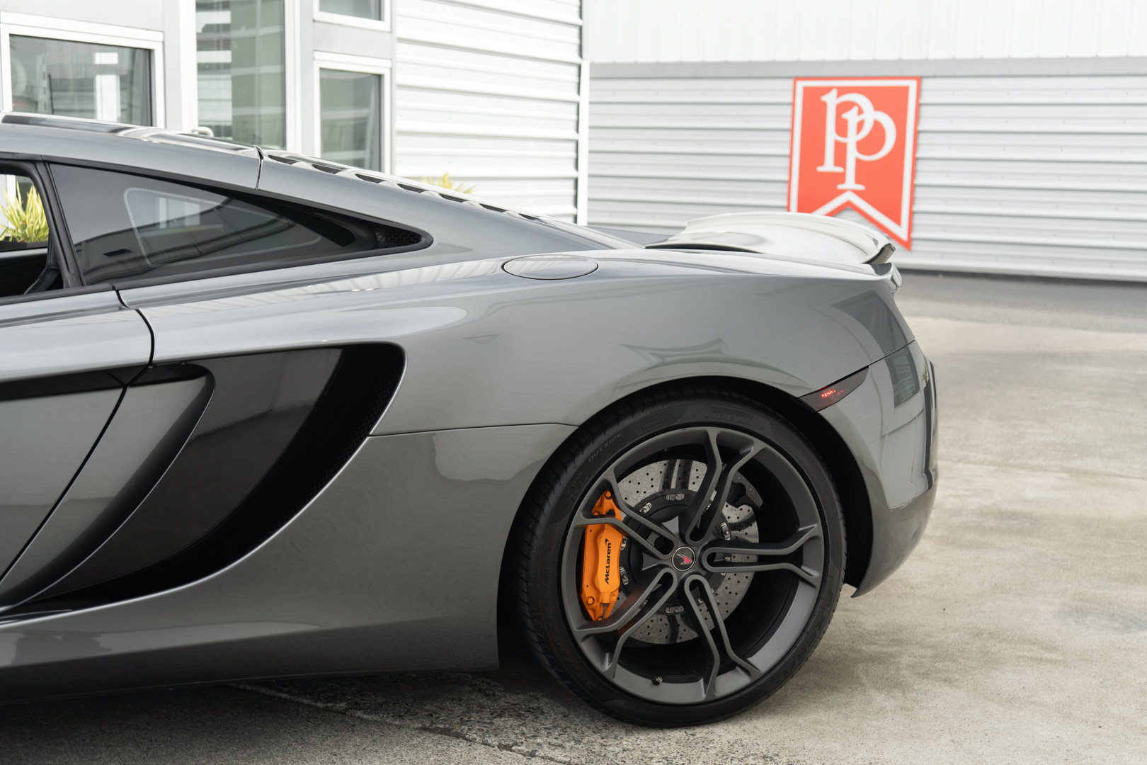 Used 2012 McLaren MP4-12C Coupe RWD image 5