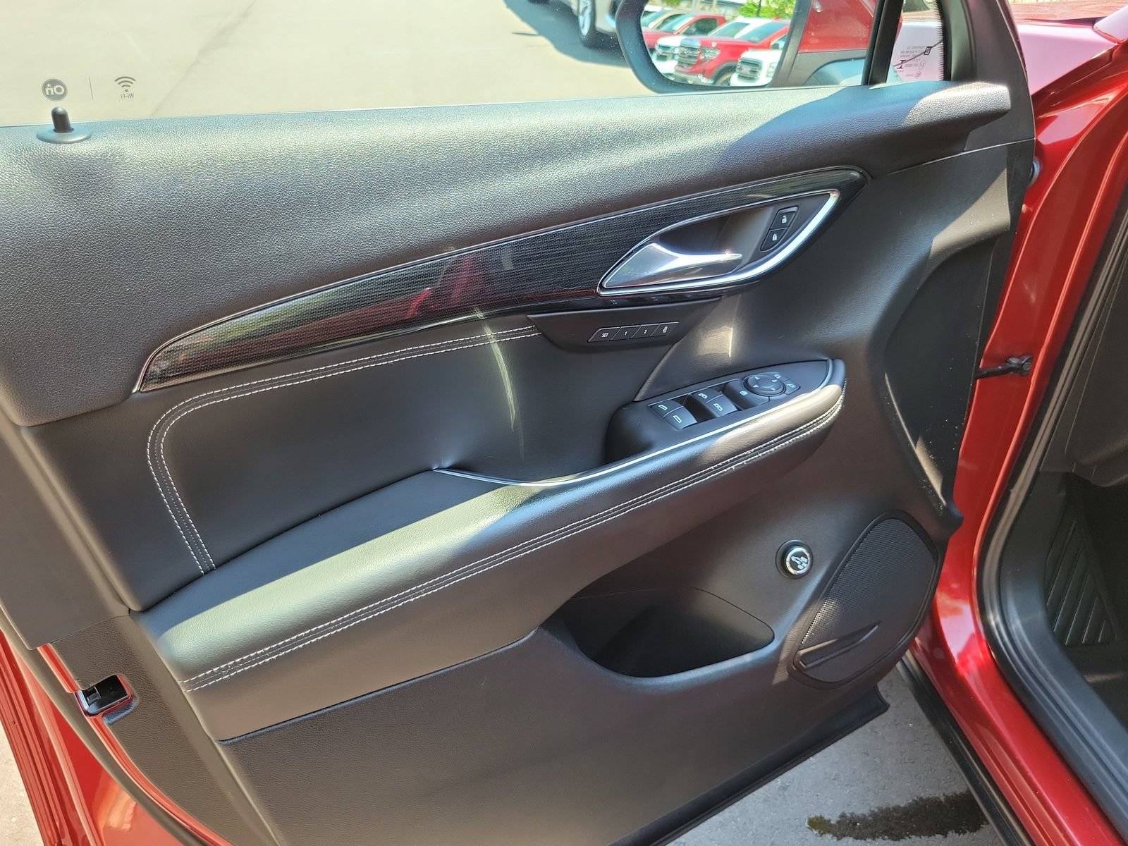 Used 2023 Buick Envision Essence AWD/4WD image 7
