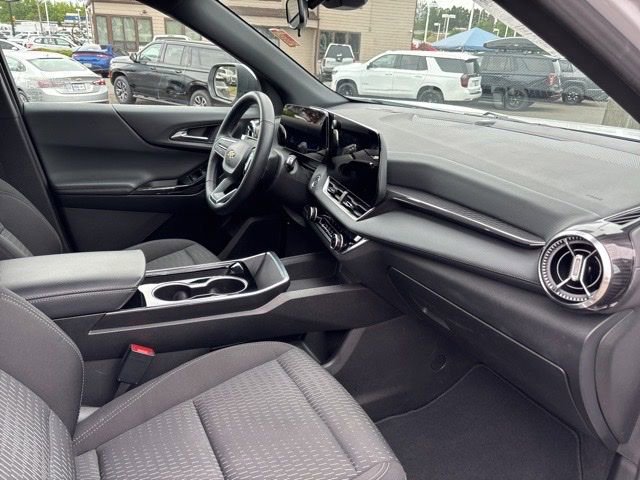 Used 2025 Chevrolet Equinox LT FWD image 29