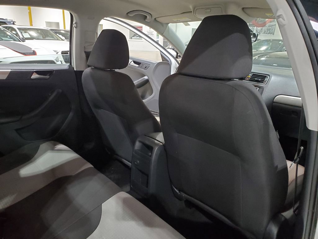 Used 2017 Volkswagen Jetta S image 21