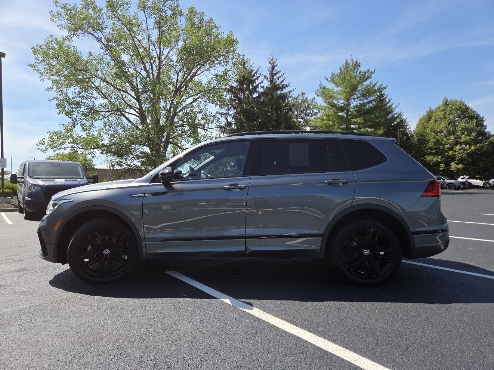 Used 2022 Volkswagen Tiguan SE R-Line AWD/4WD image 13