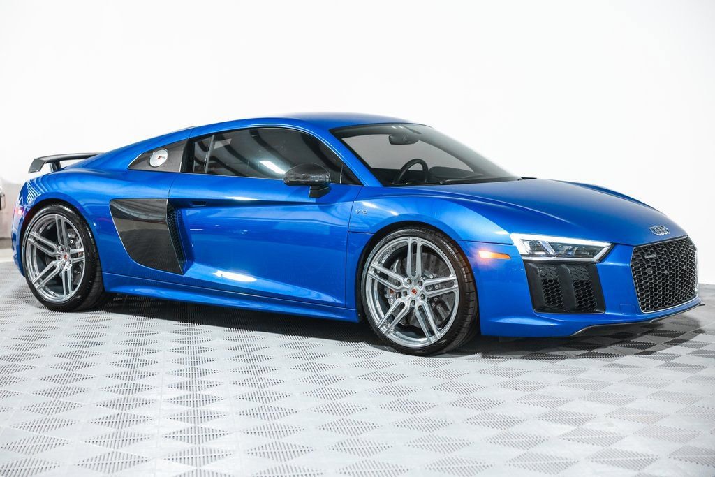 Used 2017 Audi R8 V10 plus image 4