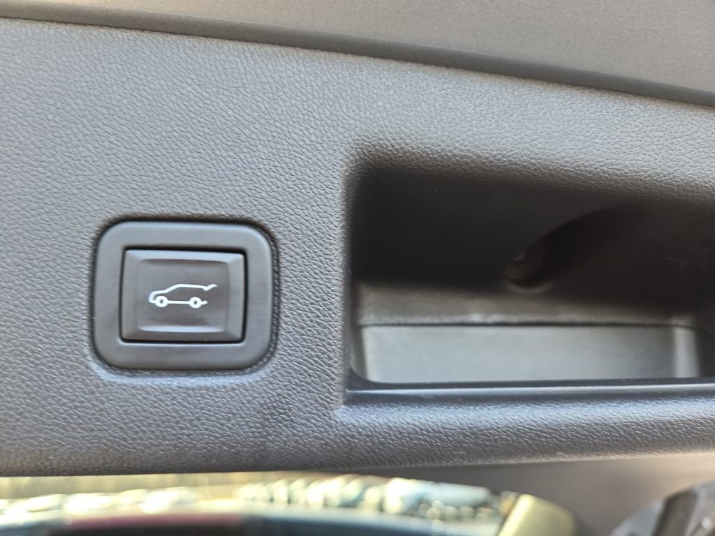 Certified 2024 Chevrolet Equinox RS w/ LPO, Floor Liner Package image 17