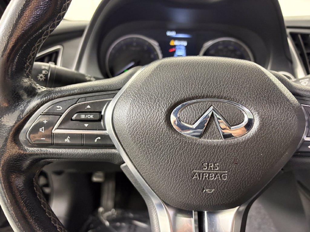 Used 2017 INFINITI Q60 2.0t w/ Premium Plus Package 2.0T AWD/4WD image 23