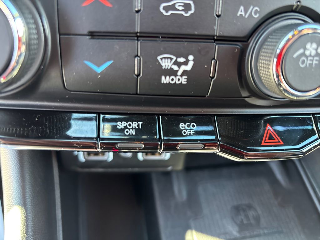 Used 2022 Dodge Durango R/T w/ Blacktop Package image 35