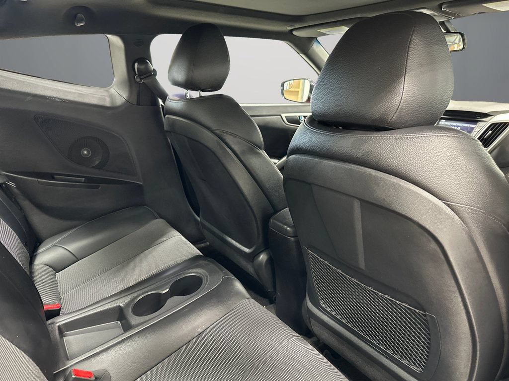 Used 2016 Hyundai Veloster w/ Option Group 02 FWD image 15