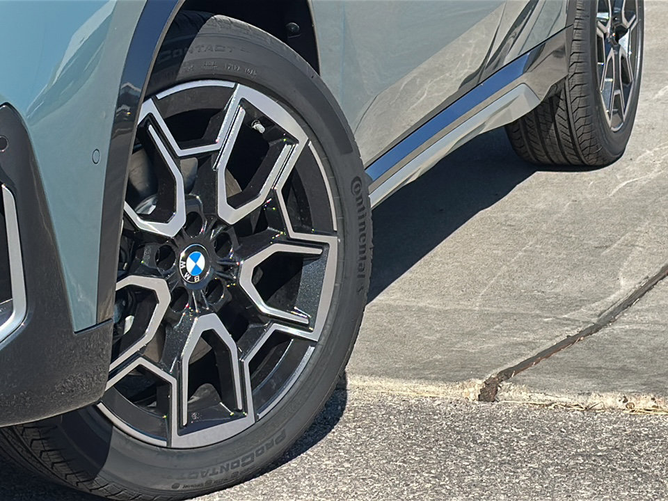 New 2026 BMW X1 xDrive28i w/ Technology Package AWD/4WD image 3