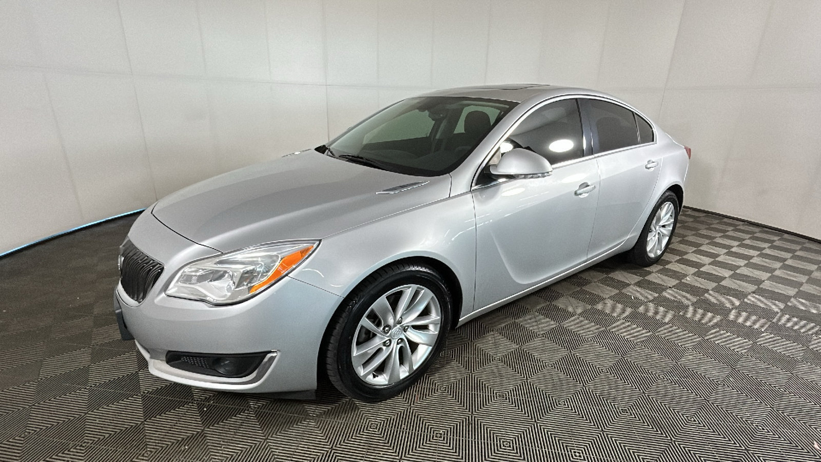 Used 2015 Buick Regal Premium w/ Experience Buick Package FWD image 7
