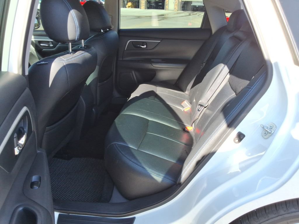 Used 2018 Nissan Altima 2.5 SR FWD image 18