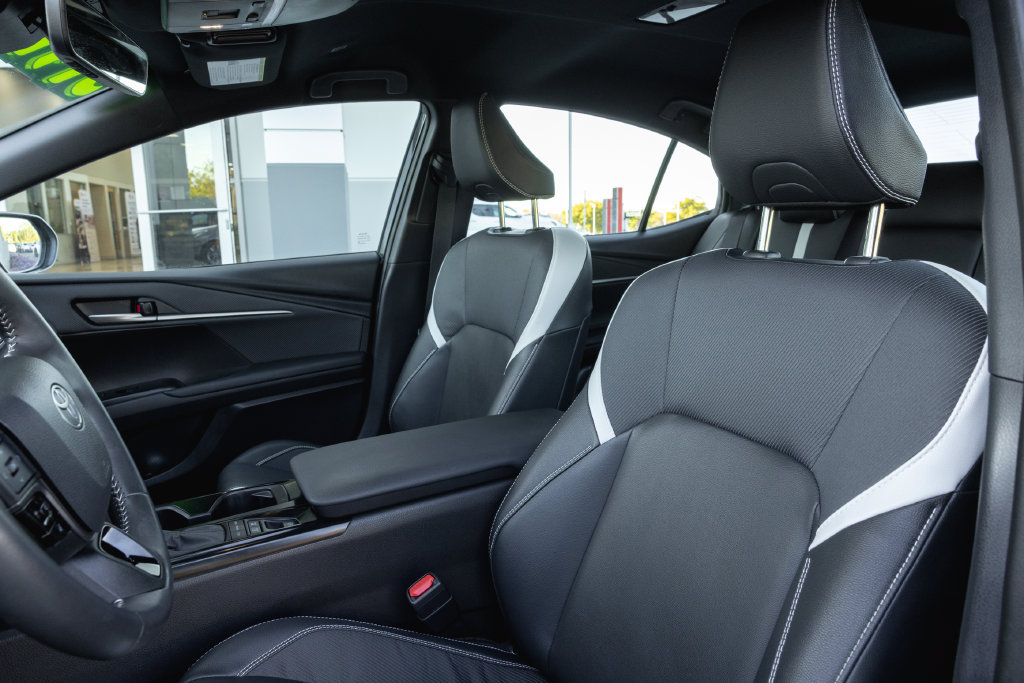 Certified 2025 Toyota Camry SE w/ Convenience Package FWD image 11