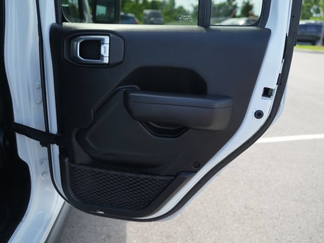 Used 2021 Jeep Gladiator Overland AWD/4WD image 21