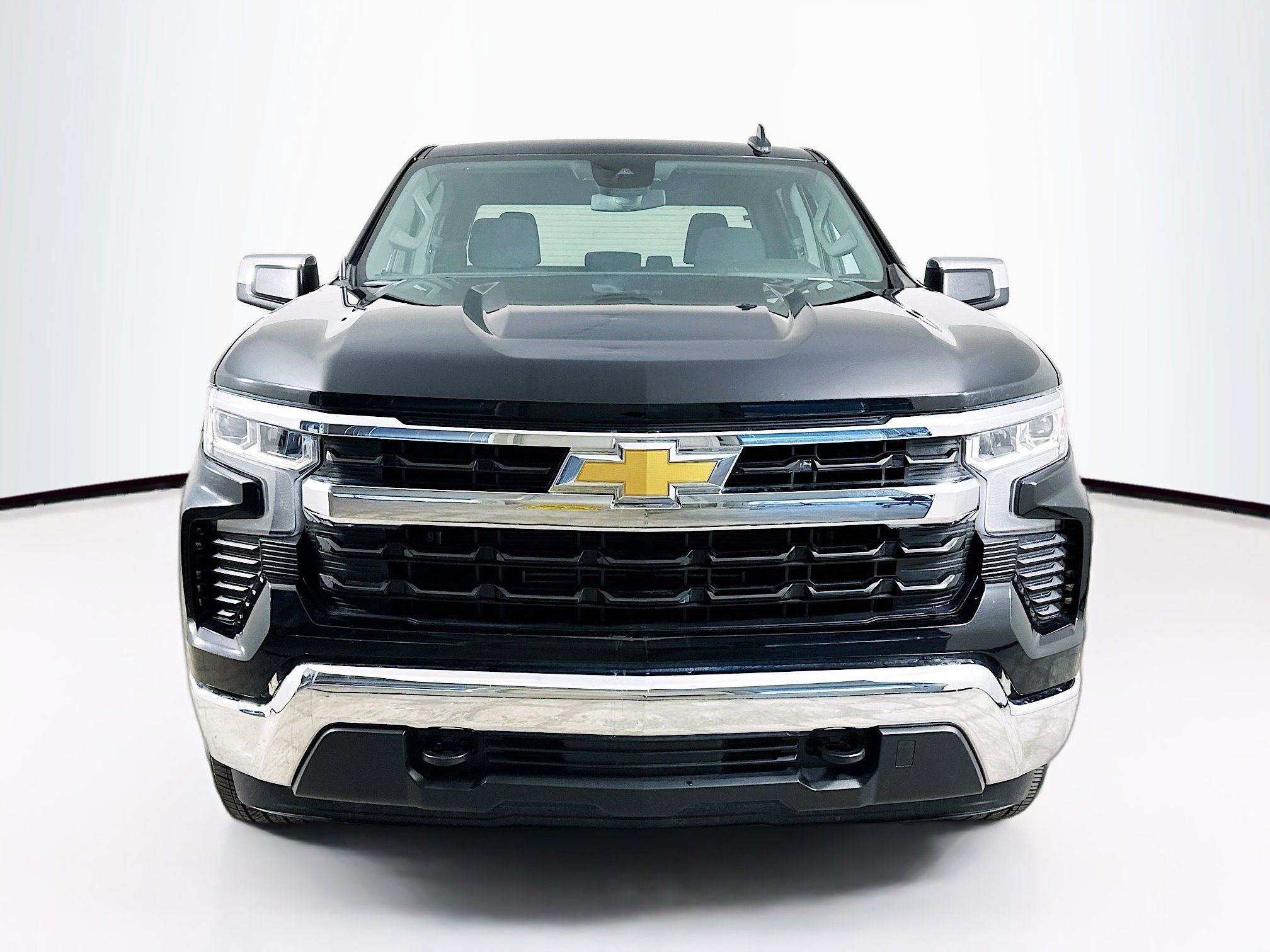 Used 2023 Chevrolet Silverado 1500 LT image 2