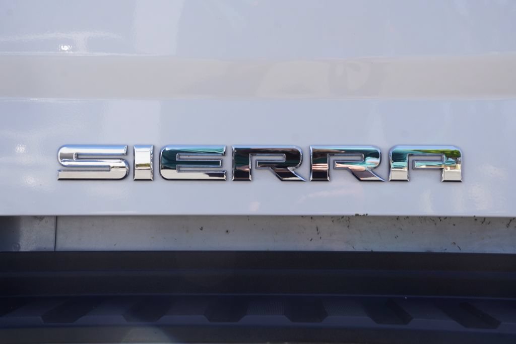 Used 2018 GMC Sierra 2500 Denali w/ Duramax Plus Package AWD/4WD image 13