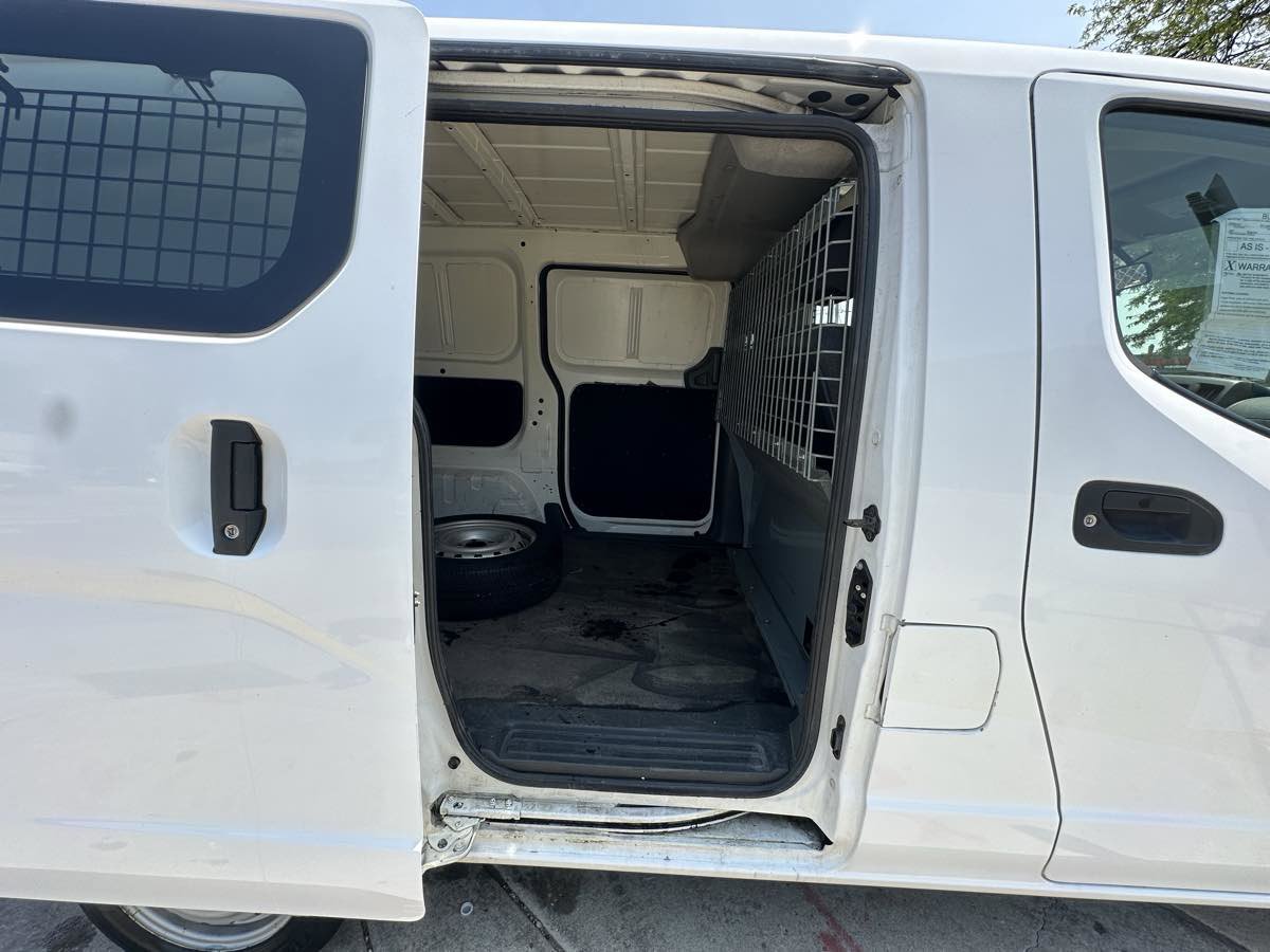 Used 2019 Nissan NV200 S image 23