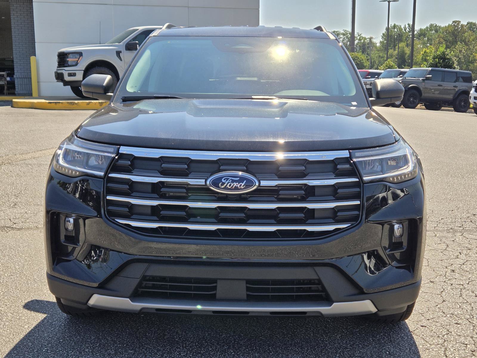 New 2026 Ford Explorer Active w/ Active Comfort Package AWD/4WD image 2