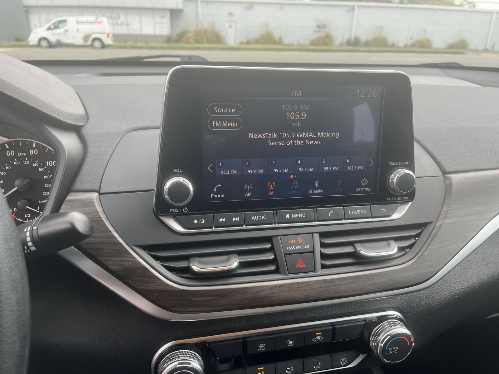 Used 2025 Nissan Altima 2.5 SV FWD image 17