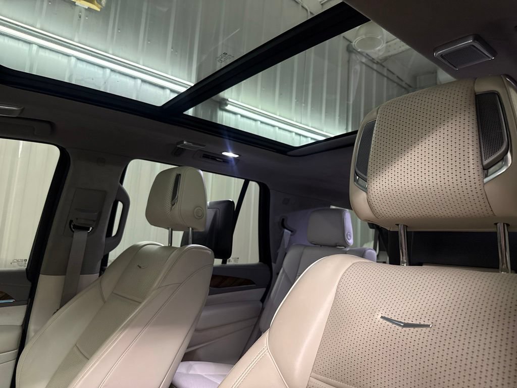Used 2021 Cadillac Escalade Premium Luxury Platinum AWD/4WD image 45