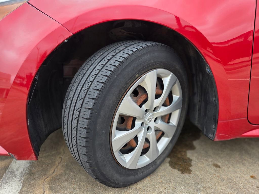 Used 2020 Toyota Corolla LE FWD image 30
