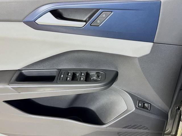 Used 2022 Volkswagen Taos SE image 16