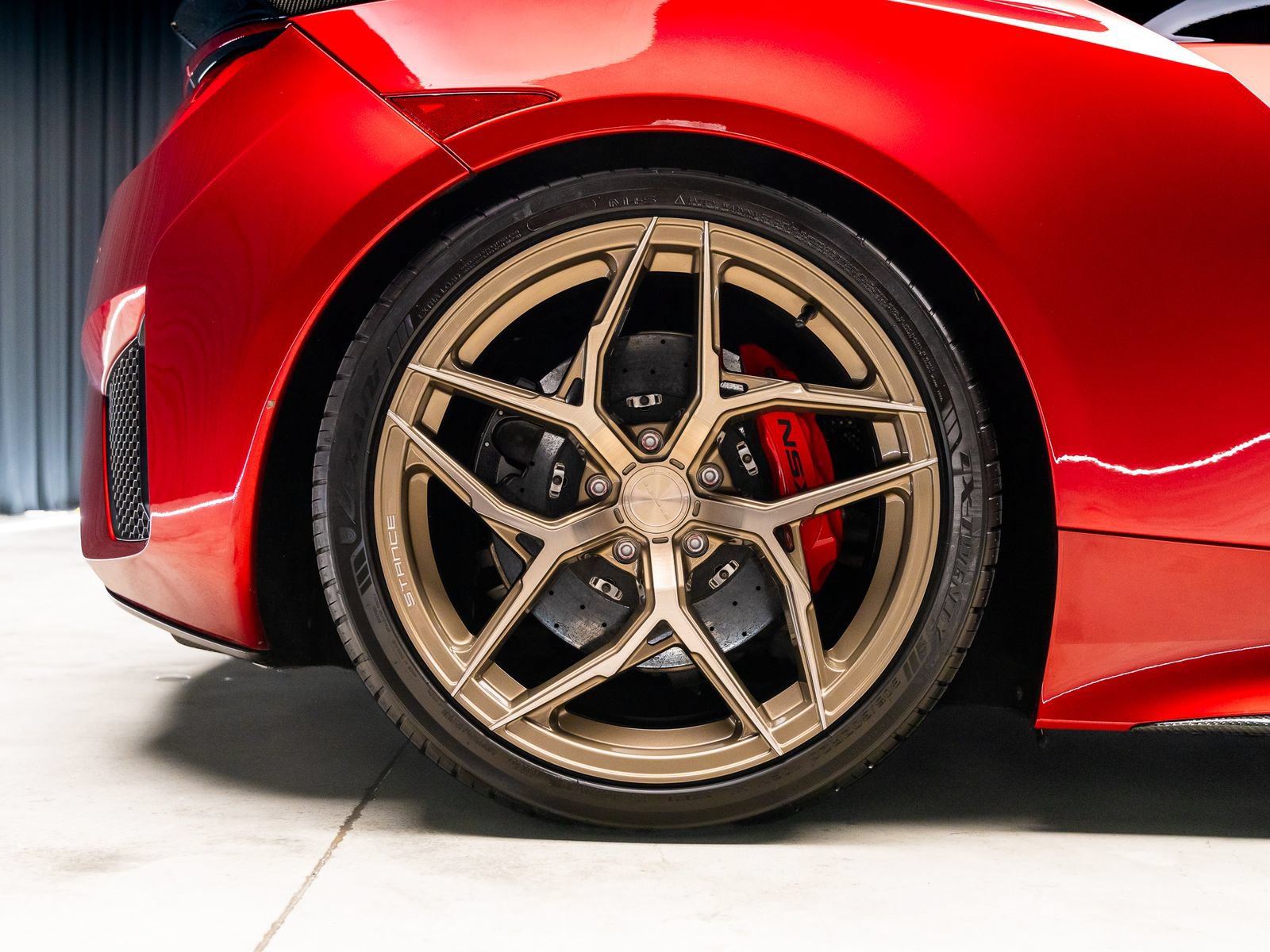 Used 2017 Acura NSX AWD/4WD image 32