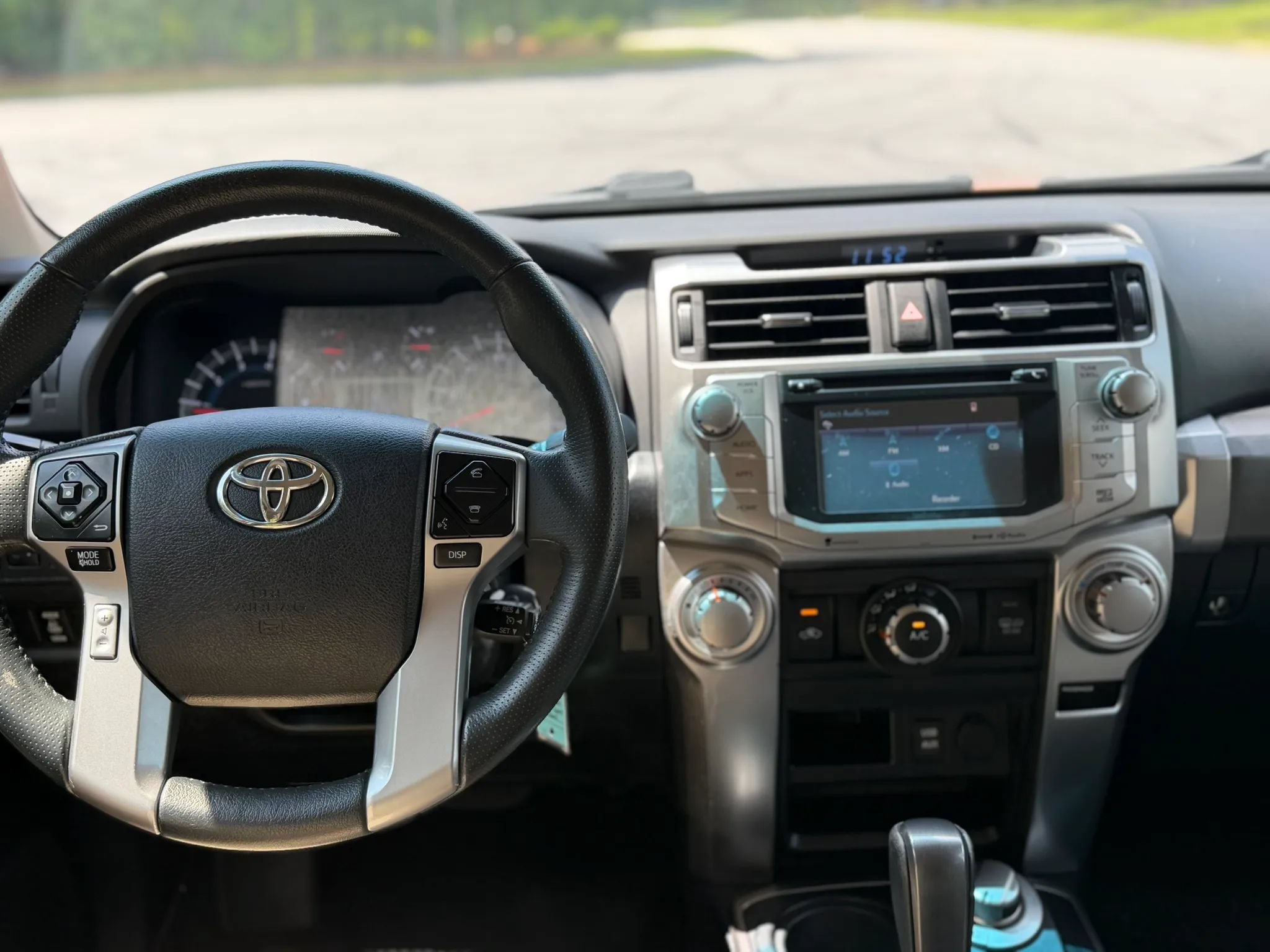 Used 2016 Toyota 4Runner SR5 AWD/4WD image 19