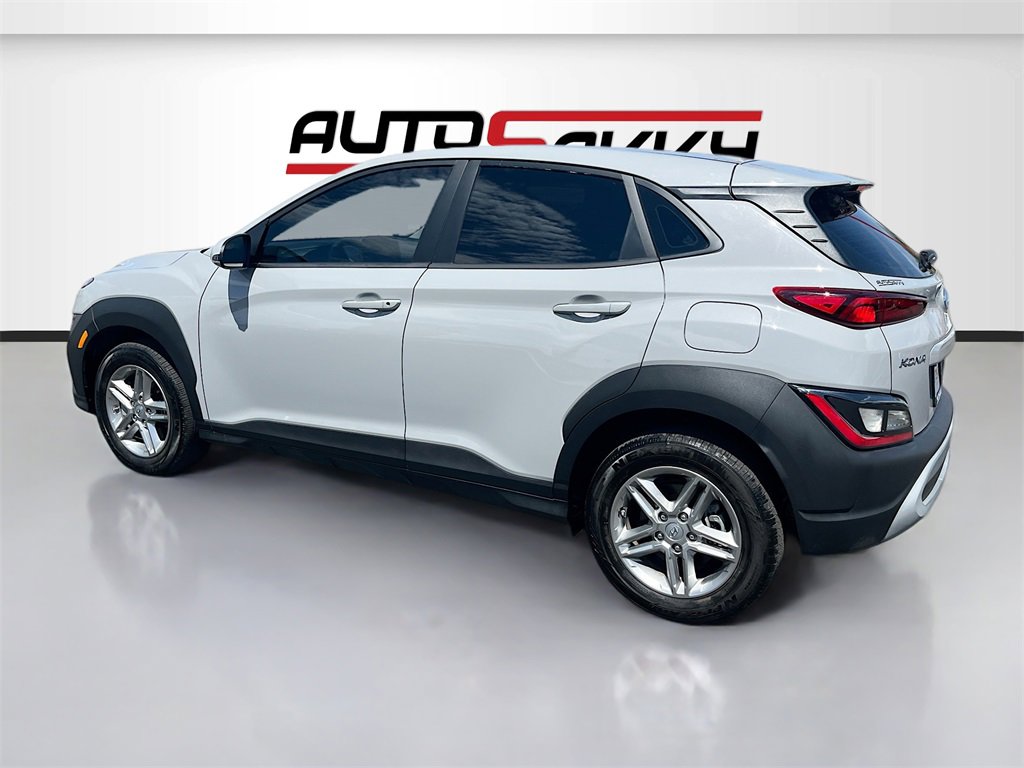Used 2023 Hyundai Kona SE image 5