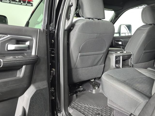 New 2026 RAM 3500 Big Horn AWD/4WD image 24