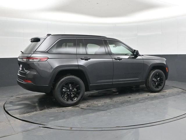 New 2026 Jeep Grand Cherokee Altitude image 3