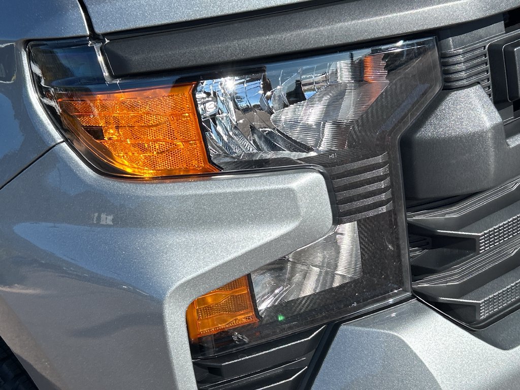 New 2026 Chevrolet Silverado 1500 Custom w/ Turbomax Blackout Package AWD/4WD image 23