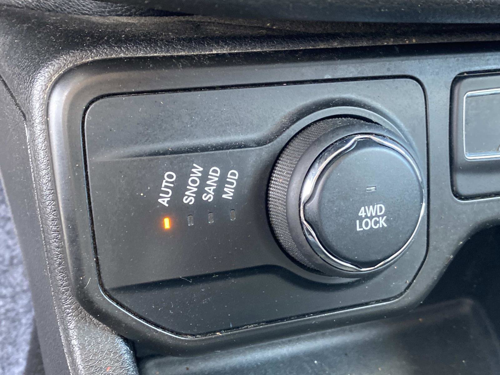 Used 2020 Jeep Renegade Altitude image 26
