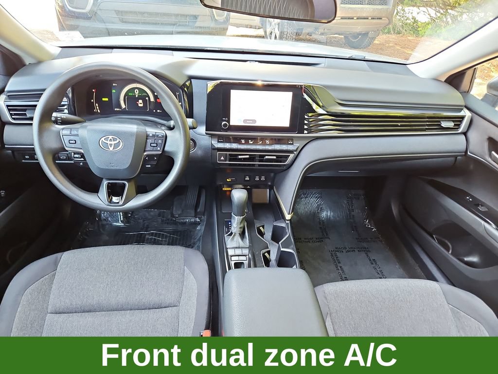 Used 2025 Toyota Camry SE FWD image 9