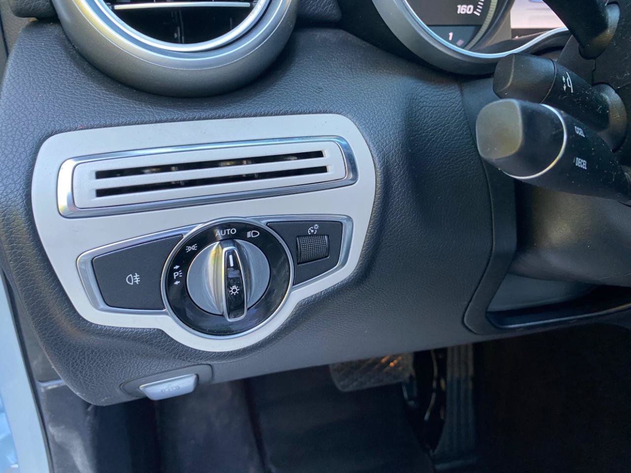 Used 2015 Mercedes-Benz C 300 Sedan image 60