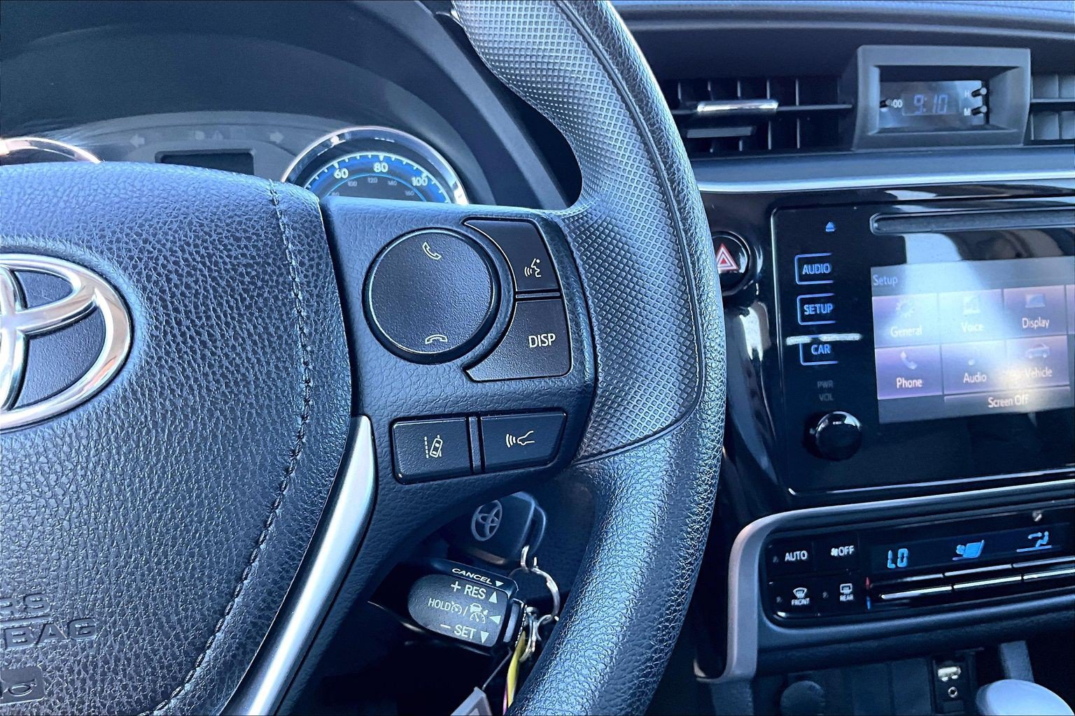 Used 2018 Toyota Corolla LE FWD image 20