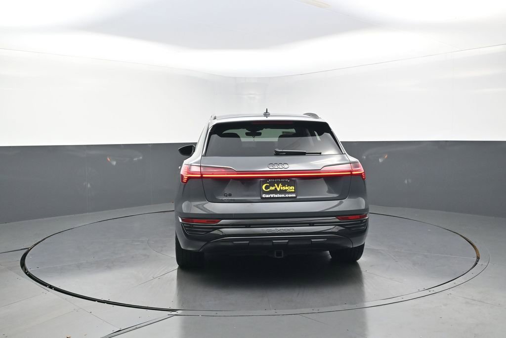 Used 2024 Audi Q8 e-tron Prestige w/ Prestige Package image 8