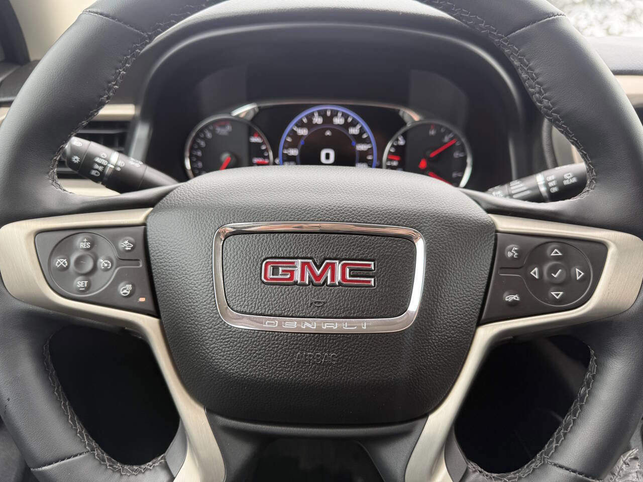 Used 2023 GMC Acadia Denali w/ Trailering Package AWD/4WD image 17